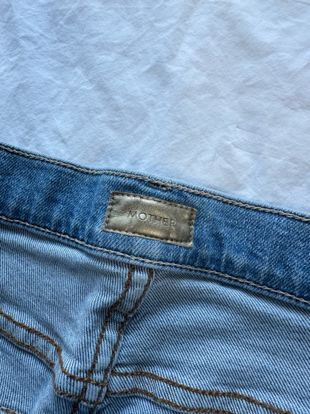 MOTHER Women's Blue Washed Straight Leg Jeans - Picture 3 of 6